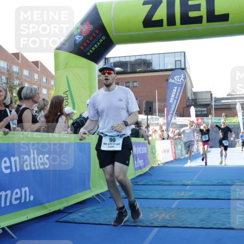 09.08.2026 - GEWOBA Citytriathlon Bremen Yannick Fuchs http://msf.ph/oto/9933685 09.08.2026 11:28:42 Ziel 99, 141 meine-sportfotos.de