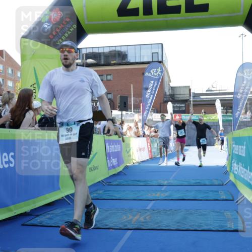 09.08.2026 - GEWOBA Citytriathlon Bremen Yannick Fuchs http://msf.ph/oto/9933686 09.08.2026 11:28:42 Ziel 99, 141 meine-sportfotos.de