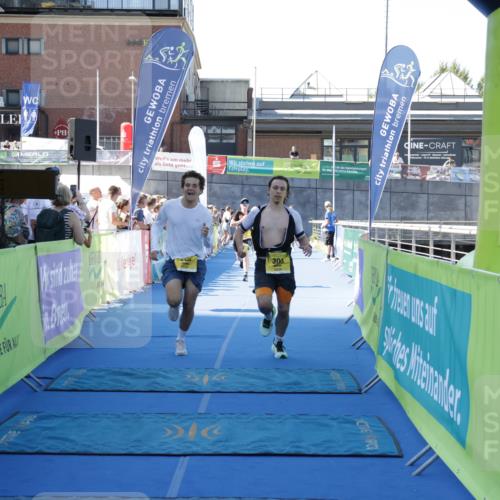 09.08.2026 - GEWOBA Citytriathlon Bremen Yannick Fuchs http://msf.ph/oto/9933812 09.08.2026 11:29:59 Ziel 237, 295, 300, 437, 453 meine-sportfotos.de