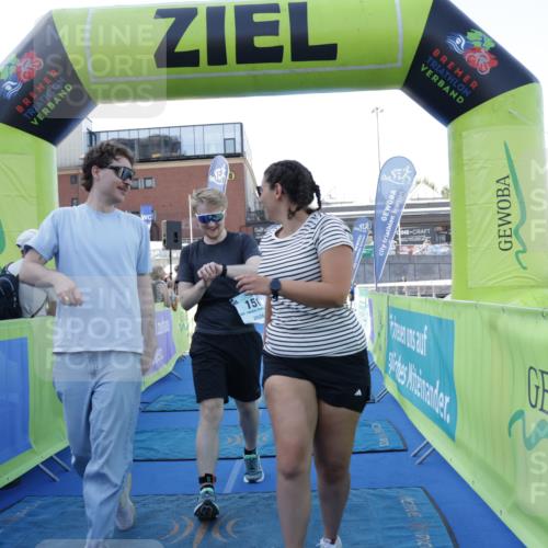 09.08.2026 - GEWOBA Citytriathlon Bremen Yannick Fuchs http://msf.ph/oto/9933868 09.08.2026 11:30:28 Ziel 151 meine-sportfotos.de