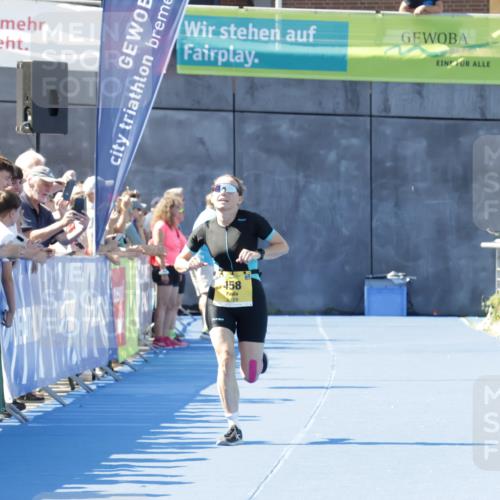 09.08.2026 - GEWOBA Citytriathlon Bremen Yannick Fuchs http://msf.ph/oto/9933872 09.08.2026 11:30:38 Ziel 458 meine-sportfotos.de
