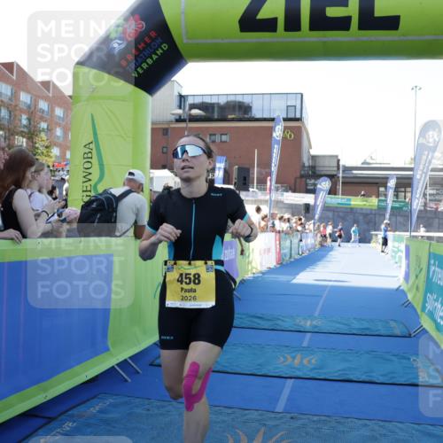 09.08.2026 - GEWOBA Citytriathlon Bremen Yannick Fuchs http://msf.ph/oto/9933880 09.08.2026 11:30:43 Ziel 458 meine-sportfotos.de
