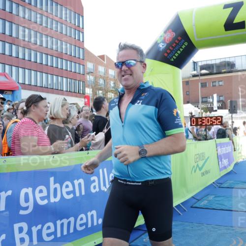 09.08.2026 - GEWOBA Citytriathlon Bremen Yannick Fuchs http://msf.ph/oto/9933893 09.08.2026 11:30:57 Ziel 109, 111 meine-sportfotos.de