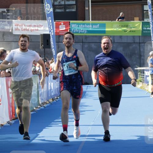 09.08.2026 - GEWOBA Citytriathlon Bremen Yannick Fuchs http://msf.ph/oto/9933895 09.08.2026 11:31:00 Ziel 109 meine-sportfotos.de