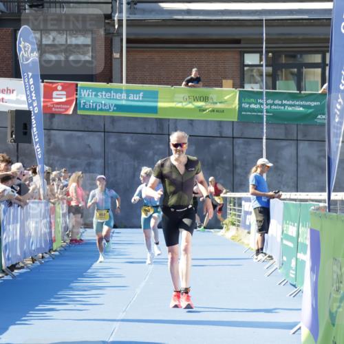 09.08.2026 - GEWOBA Citytriathlon Bremen Yannick Fuchs http://msf.ph/oto/9933907 09.08.2026 11:31:06 Ziel 405, 452, 457 meine-sportfotos.de