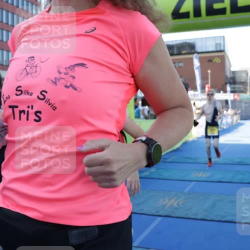 09.08.2026 - GEWOBA Citytriathlon Bremen Yannick Fuchs http://msf.ph/oto/9933963 09.08.2026 11:31:26 Ziel 63, 356 meine-sportfotos.de