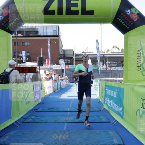 09.08.2026 - GEWOBA Citytriathlon Bremen Yannick Fuchs http://msf.ph/oto/9934020 09.08.2026 11:32:19 Ziel 350, 481 meine-sportfotos.de