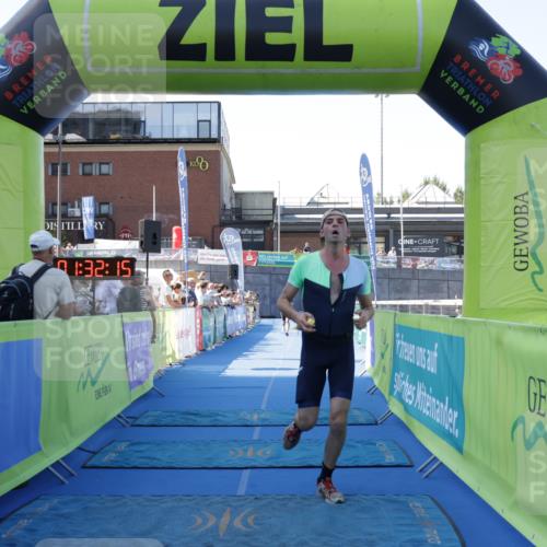 09.08.2026 - GEWOBA Citytriathlon Bremen Yannick Fuchs http://msf.ph/oto/9934021 09.08.2026 11:32:19 Ziel 350, 481 meine-sportfotos.de