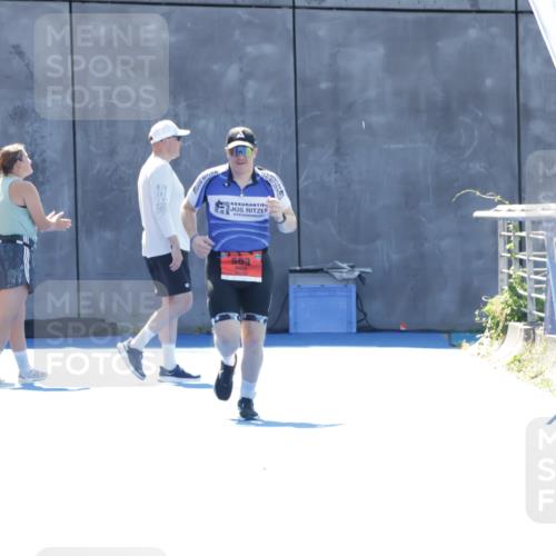 09.08.2026 - GEWOBA Citytriathlon Bremen Yannick Fuchs http://msf.ph/oto/9934090 09.08.2026 14:33:34 Ziel  meine-sportfotos.de
