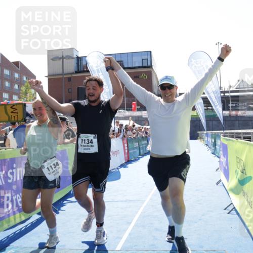 09.08.2026 - GEWOBA Citytriathlon Bremen Yannick Fuchs http://msf.ph/oto/9934130 09.08.2026 14:33:58 Ziel 1134 meine-sportfotos.de