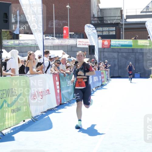 09.08.2026 - GEWOBA Citytriathlon Bremen Yannick Fuchs http://msf.ph/oto/9934143 09.08.2026 14:34:06 Ziel 941 meine-sportfotos.de