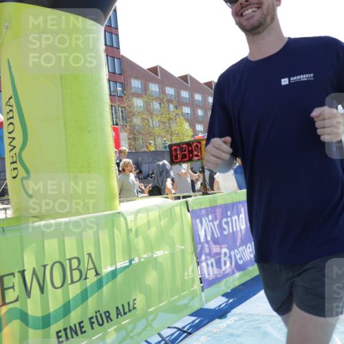 09.08.2026 - GEWOBA Citytriathlon Bremen Yannick Fuchs http://msf.ph/oto/9934196 09.08.2026 14:34:22 Ziel 611, 861, 1155 meine-sportfotos.de