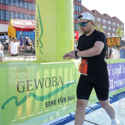 09.08.2026 - GEWOBA Citytriathlon Bremen Yannick Fuchs http://msf.ph/oto/9934213 09.08.2026 14:34:27 Ziel 611 meine-sportfotos.de