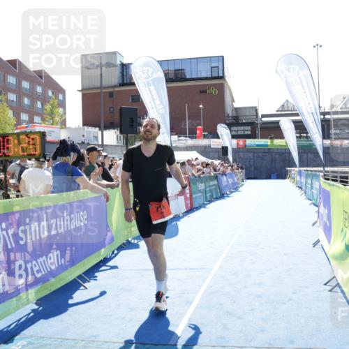 09.08.2026 - GEWOBA Citytriathlon Bremen Yannick Fuchs http://msf.ph/oto/9934226 09.08.2026 14:34:43 Ziel 716 meine-sportfotos.de