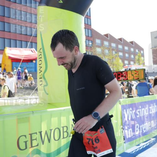09.08.2026 - GEWOBA Citytriathlon Bremen Yannick Fuchs http://msf.ph/oto/9934231 09.08.2026 14:34:44 Ziel 716 meine-sportfotos.de
