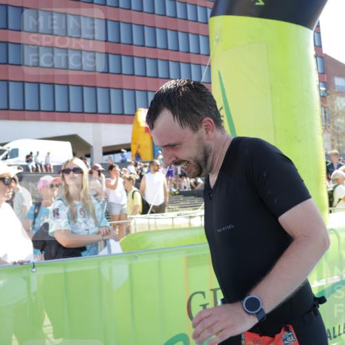 09.08.2026 - GEWOBA Citytriathlon Bremen Yannick Fuchs http://msf.ph/oto/9934233 09.08.2026 14:34:44 Ziel 716 meine-sportfotos.de