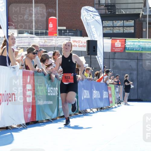 09.08.2026 - GEWOBA Citytriathlon Bremen Yannick Fuchs http://msf.ph/oto/9934253 09.08.2026 14:35:57 Ziel 923 meine-sportfotos.de