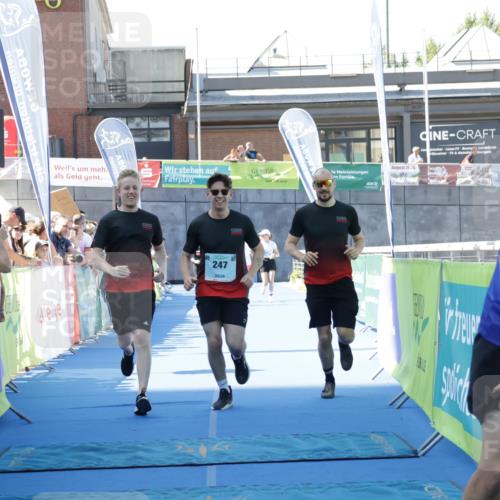 09.08.2026 - GEWOBA Citytriathlon Bremen Yannick Fuchs http://msf.ph/oto/9934263 09.08.2026 11:34:11 Ziel 247 meine-sportfotos.de