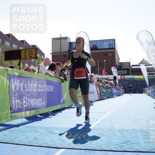 09.08.2026 - GEWOBA Citytriathlon Bremen Yannick Fuchs http://msf.ph/oto/9934341 09.08.2026 14:36:52 Ziel 966 meine-sportfotos.de