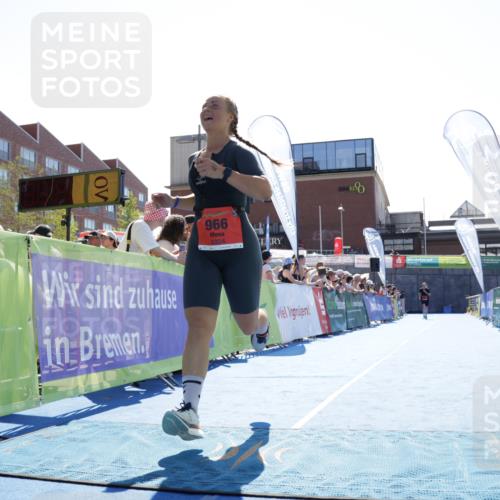 09.08.2026 - GEWOBA Citytriathlon Bremen Yannick Fuchs http://msf.ph/oto/9934342 09.08.2026 14:36:52 Ziel 966 meine-sportfotos.de