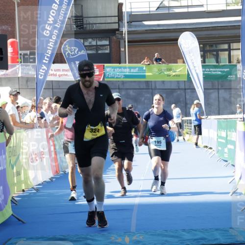 09.08.2026 - GEWOBA Citytriathlon Bremen Yannick Fuchs http://msf.ph/oto/9934378 09.08.2026 11:35:04 Ziel 195, 324 meine-sportfotos.de