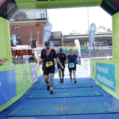 09.08.2026 - GEWOBA Citytriathlon Bremen Yannick Fuchs http://msf.ph/oto/9934385 09.08.2026 11:35:05 Ziel 195, 324 meine-sportfotos.de