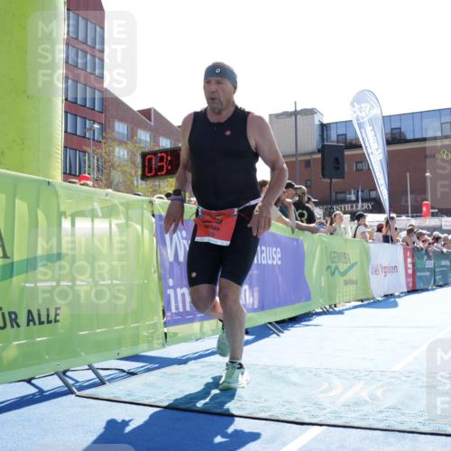 09.08.2026 - GEWOBA Citytriathlon Bremen Yannick Fuchs http://msf.ph/oto/9934422 09.08.2026 14:37:35 Ziel 860 meine-sportfotos.de