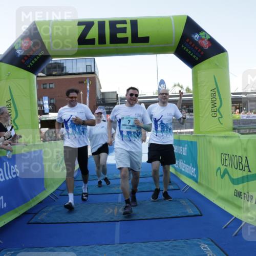 09.08.2026 - GEWOBA Citytriathlon Bremen Yannick Fuchs http://msf.ph/oto/9934452 09.08.2026 11:35:22 Ziel 7, 183, 187 meine-sportfotos.de