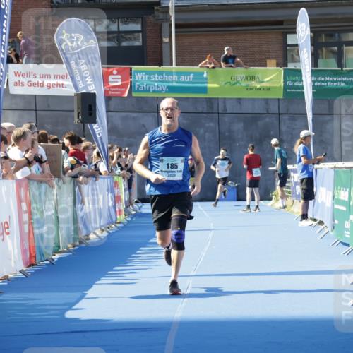 09.08.2026 - GEWOBA Citytriathlon Bremen Yannick Fuchs http://msf.ph/oto/9934477 09.08.2026 11:35:39 Ziel 185 meine-sportfotos.de