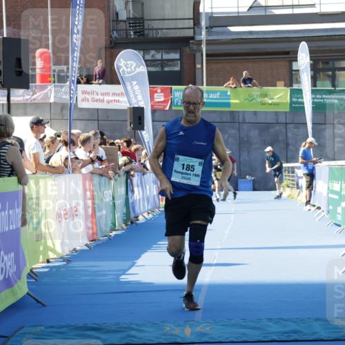 09.08.2026 - GEWOBA Citytriathlon Bremen Yannick Fuchs http://msf.ph/oto/9934484 09.08.2026 11:35:41 Ziel 185 meine-sportfotos.de