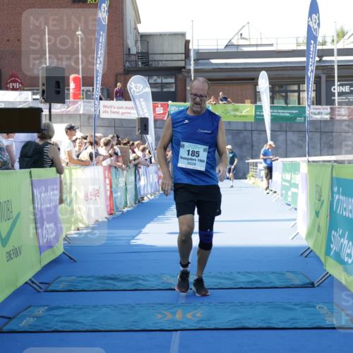 09.08.2026 - GEWOBA Citytriathlon Bremen Yannick Fuchs http://msf.ph/oto/9934490 09.08.2026 11:35:42 Ziel 185 meine-sportfotos.de