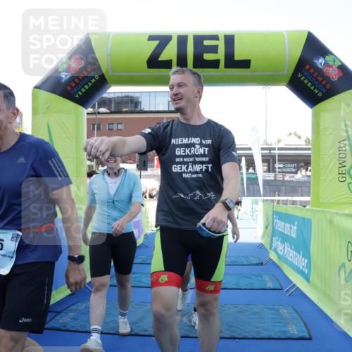 09.08.2026 - GEWOBA Citytriathlon Bremen Yannick Fuchs http://msf.ph/oto/9934601 09.08.2026 11:36:16 Ziel 41, 205, 330 meine-sportfotos.de