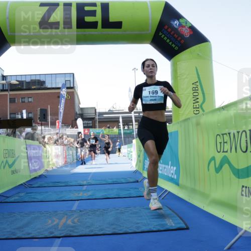 09.08.2026 - GEWOBA Citytriathlon Bremen Yannick Fuchs http://msf.ph/oto/9934650 09.08.2026 11:36:29 Ziel 139 meine-sportfotos.de