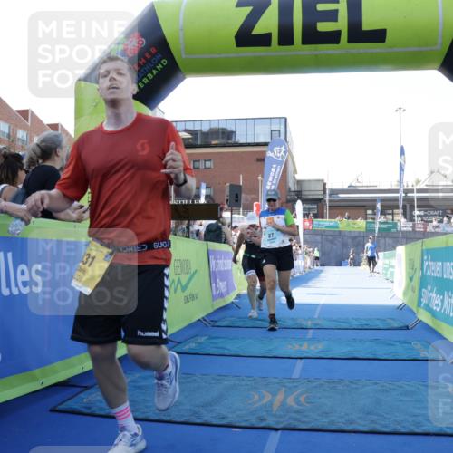 09.08.2026 - GEWOBA Citytriathlon Bremen Yannick Fuchs http://msf.ph/oto/9934853 09.08.2026 11:37:18 Ziel 27, 113, 331, 510 meine-sportfotos.de