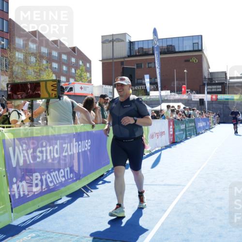 09.08.2026 - GEWOBA Citytriathlon Bremen Yannick Fuchs http://msf.ph/oto/9934882 09.08.2026 14:43:01 Ziel 838 meine-sportfotos.de
