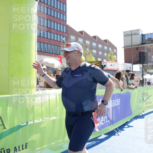 09.08.2026 - GEWOBA Citytriathlon Bremen Yannick Fuchs http://msf.ph/oto/9934887 09.08.2026 14:43:02 Ziel 673, 838 meine-sportfotos.de