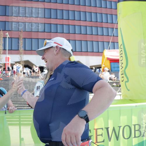 09.08.2026 - GEWOBA Citytriathlon Bremen Yannick Fuchs http://msf.ph/oto/9934892 09.08.2026 14:43:03 Ziel 673, 838 meine-sportfotos.de