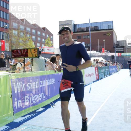 09.08.2026 - GEWOBA Citytriathlon Bremen Yannick Fuchs http://msf.ph/oto/9934908 09.08.2026 14:43:07 Ziel 673, 838 meine-sportfotos.de