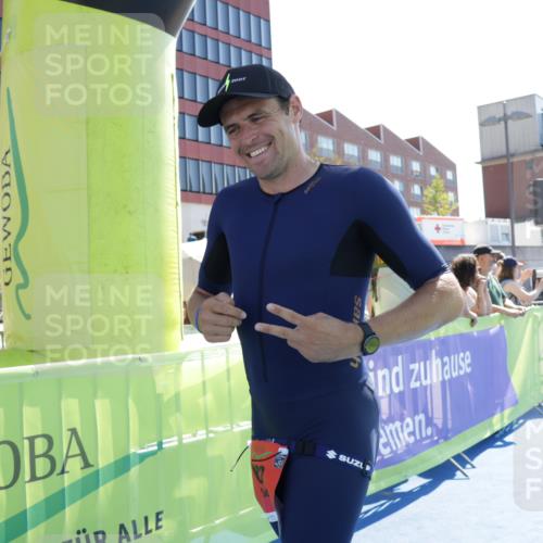 09.08.2026 - GEWOBA Citytriathlon Bremen Yannick Fuchs http://msf.ph/oto/9934913 09.08.2026 14:43:08 Ziel 625, 673 meine-sportfotos.de