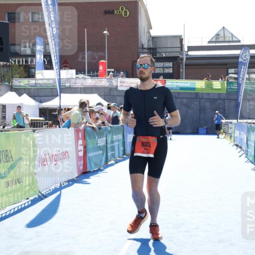 09.08.2026 - GEWOBA Citytriathlon Bremen Yannick Fuchs http://msf.ph/oto/9934920 09.08.2026 14:43:11 Ziel 625, 673 meine-sportfotos.de