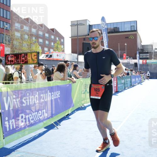 09.08.2026 - GEWOBA Citytriathlon Bremen Yannick Fuchs http://msf.ph/oto/9934928 09.08.2026 14:43:13 Ziel 625 meine-sportfotos.de