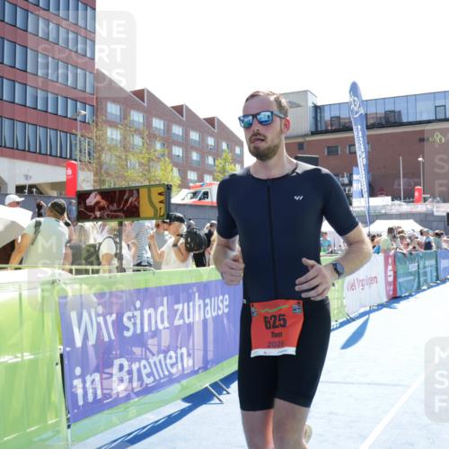 09.08.2026 - GEWOBA Citytriathlon Bremen Yannick Fuchs http://msf.ph/oto/9934931 09.08.2026 14:43:13 Ziel 625 meine-sportfotos.de