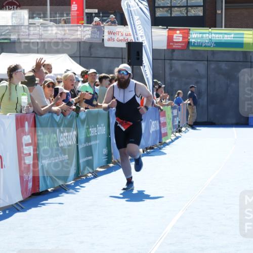 09.08.2026 - GEWOBA Citytriathlon Bremen Yannick Fuchs http://msf.ph/oto/9934940 09.08.2026 14:43:45 Ziel 574 meine-sportfotos.de