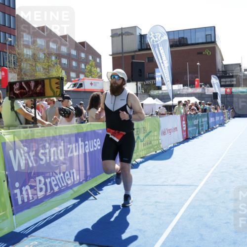 09.08.2026 - GEWOBA Citytriathlon Bremen Yannick Fuchs http://msf.ph/oto/9934950 09.08.2026 14:43:47 Ziel 574 meine-sportfotos.de