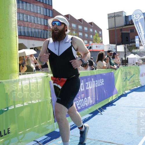 09.08.2026 - GEWOBA Citytriathlon Bremen Yannick Fuchs http://msf.ph/oto/9934955 09.08.2026 14:43:47 Ziel 574 meine-sportfotos.de