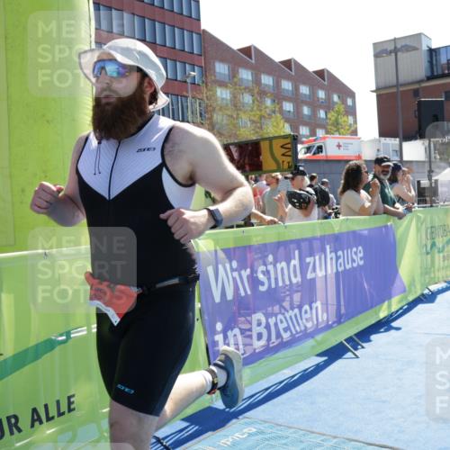 09.08.2026 - GEWOBA Citytriathlon Bremen Yannick Fuchs http://msf.ph/oto/9934957 09.08.2026 14:43:48 Ziel 574 meine-sportfotos.de
