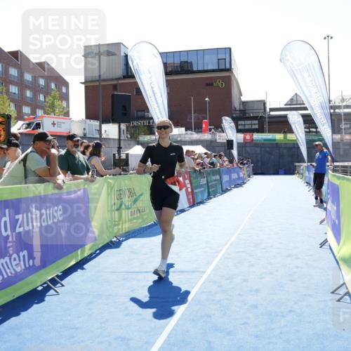 09.08.2026 - GEWOBA Citytriathlon Bremen Yannick Fuchs http://msf.ph/oto/9934961 09.08.2026 14:44:09 Ziel 881 meine-sportfotos.de