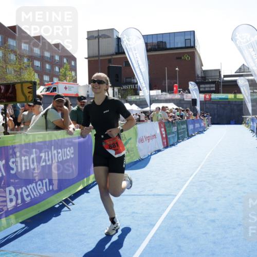 09.08.2026 - GEWOBA Citytriathlon Bremen Yannick Fuchs http://msf.ph/oto/9934963 09.08.2026 14:44:10 Ziel 881 meine-sportfotos.de