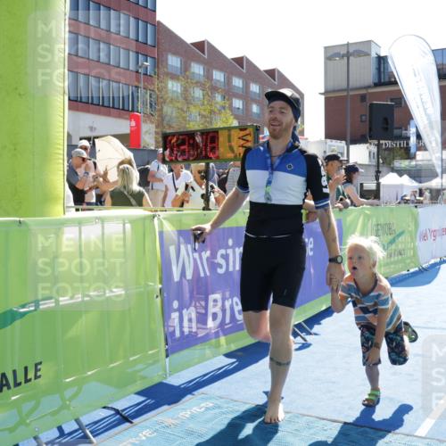 09.08.2026 - GEWOBA Citytriathlon Bremen Yannick Fuchs http://msf.ph/oto/9935011 09.08.2026 14:45:01 Ziel 1149 meine-sportfotos.de