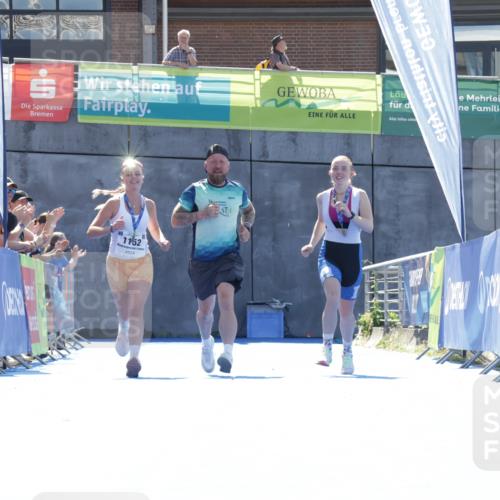 09.08.2026 - GEWOBA Citytriathlon Bremen Yannick Fuchs http://msf.ph/oto/9935022 09.08.2026 14:45:21 Ziel  meine-sportfotos.de
